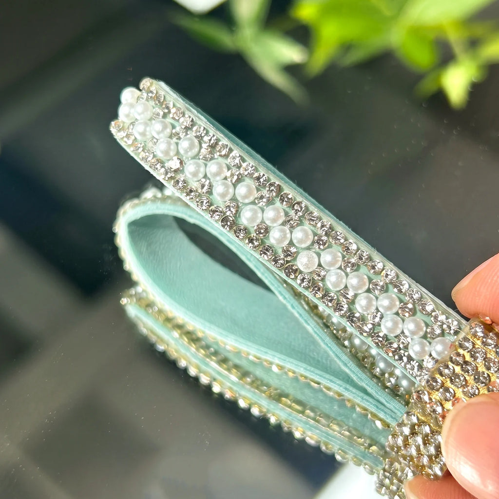 Lucky Conch Beach Bag Charm for Women,Seashell Purse Charm,Preppy Keychain,Blue Rhinestone Beach‑themed Accessory,Works for Tote Bags &Handbags,Lightweight Durable Hardware,Ideal Summer Gift for Girls