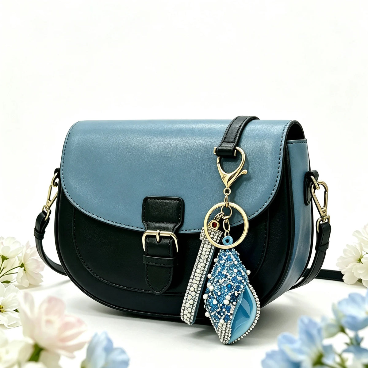 Lucky Conch Beach Bag Charm for Women,Seashell Purse Charm,Preppy Keychain,Blue Rhinestone Beach‑themed Accessory,Works for Tote Bags &Handbags,Lightweight Durable Hardware,Ideal Summer Gift for Girls